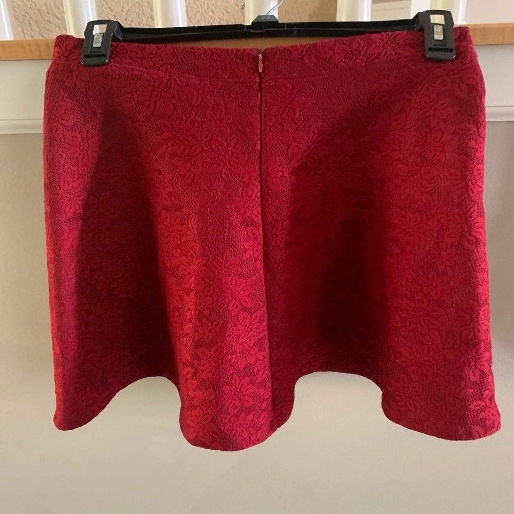 Forever 21 Red Laced Skirt in Large. Waist stretches 15”-18,” skirt is 17” long. - Picture 3 of 5